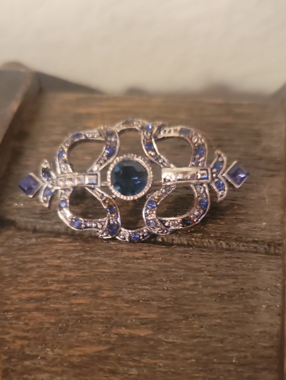 Delicate Silver-Tone Blue Glass Filigree Women's Brooch